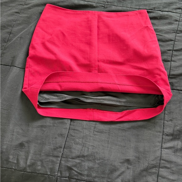 Express Red Mini Skirt - Picture 4 of 4